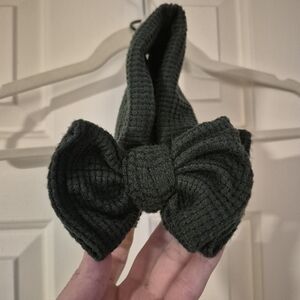 🌼$4 Harper And Remi Green Waffle Bow